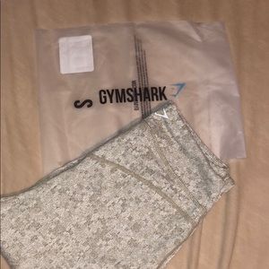 NWT Gymshark khaki fluer texture leggings Small